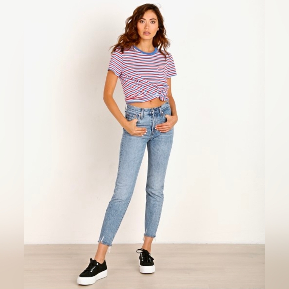 Levi's Wedgie Icon Fit Jeans in Shut Up Size 26